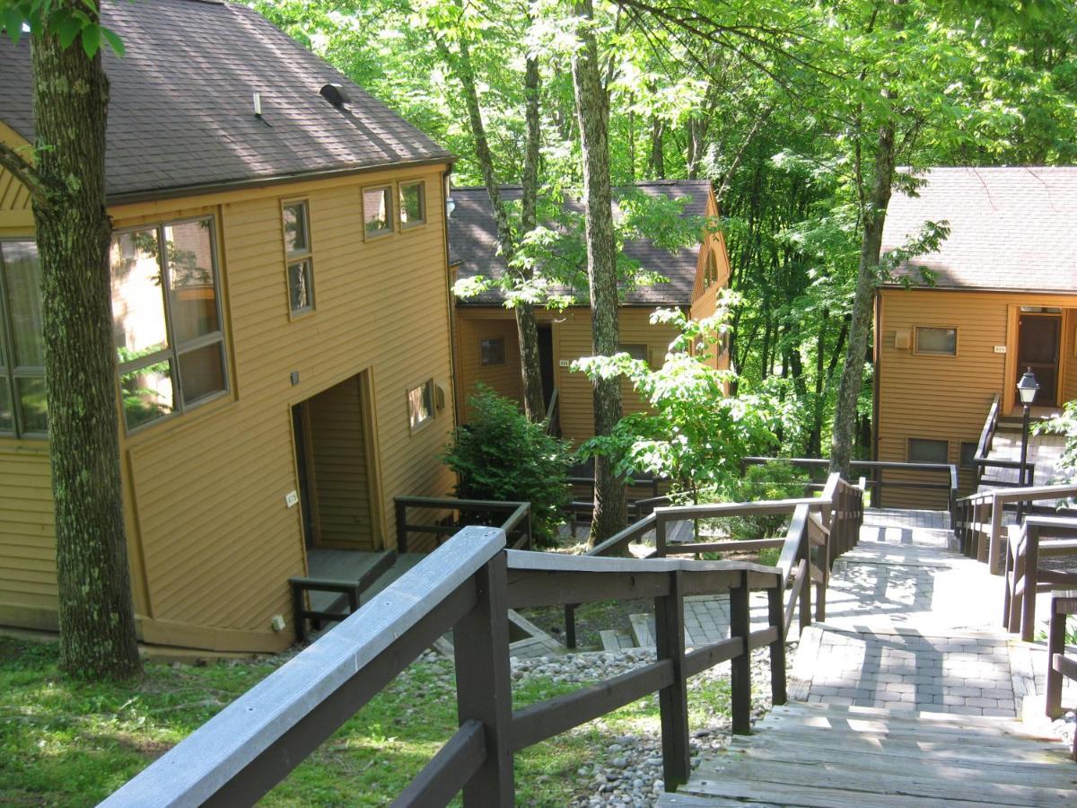 Pocono Villas Resort Ийст Страудсбърг Екстериор снимка