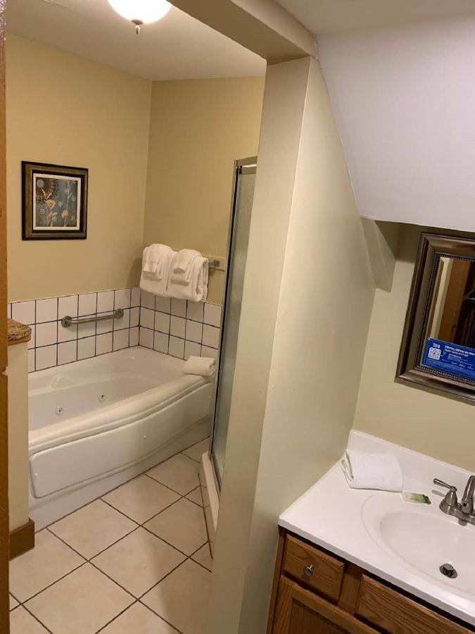 Pocono Villas Resort Ийст Страудсбърг Екстериор снимка