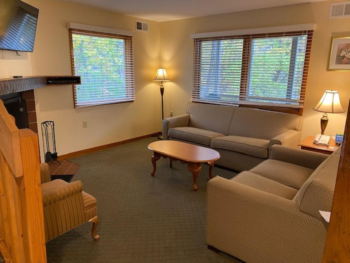 Pocono Villas Resort Ийст Страудсбърг Екстериор снимка